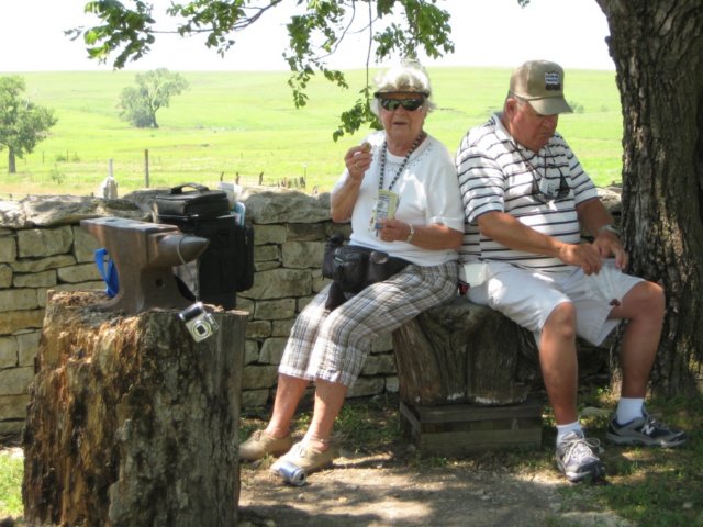 docnancyfinishpicniclunch.jpg